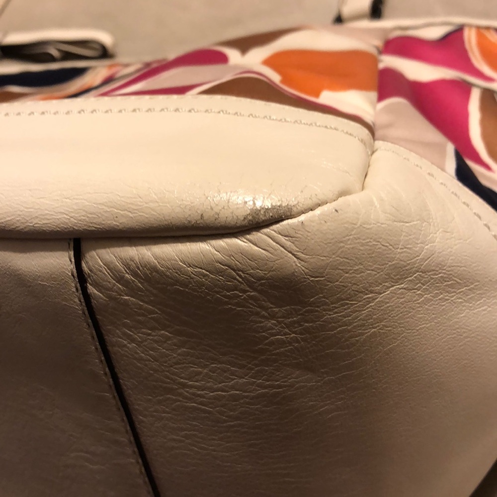Authentic Coach purse - Picture 5 of 7
